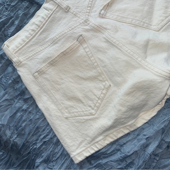 Abercrombie & Fitch “The Mom Short” White High Rise Size 25/0 - Picture 4 of 9